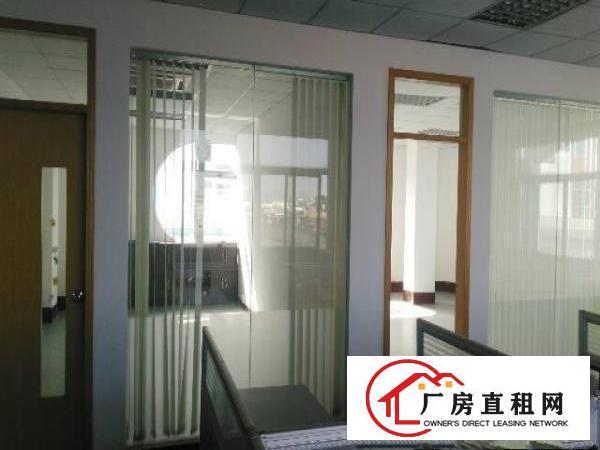 
		出租布吉百鸽笼独院厂房二楼2500方水电齐全
	
