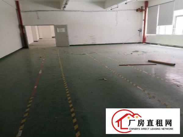 
		百门前工业区新出厂房15000平米大小可分租
	