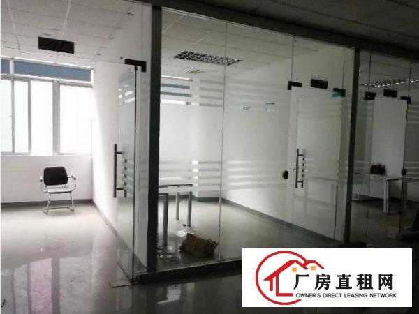 
		布吉建盈工业区楼上800平方带豪华装修厂房出租
	