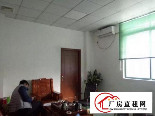 
		布吉一村工业区标准厂房楼上850平米出租，拎包入住
	