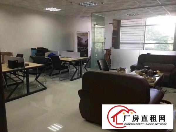 
		出租布吉百鸽笼一楼标准厂房500平方
	