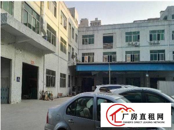 
		布吉松元头工业区楼上带现成装修厂房出租800平方
	