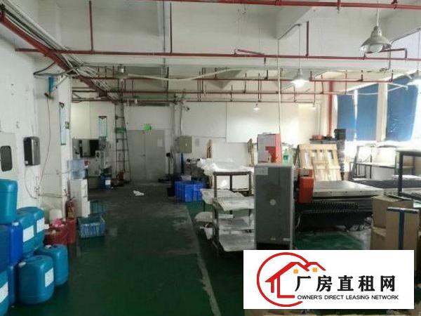 
		布吉吉华工业区楼上800平米带装修厂房出租
	