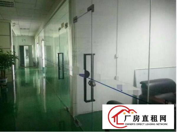 
		豪华装修，带办公室布吉深马工业区楼上厂房580㎡出租
	