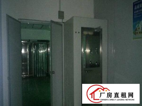 
		布吉中兴路附近楼上500平标准厂房出租
	