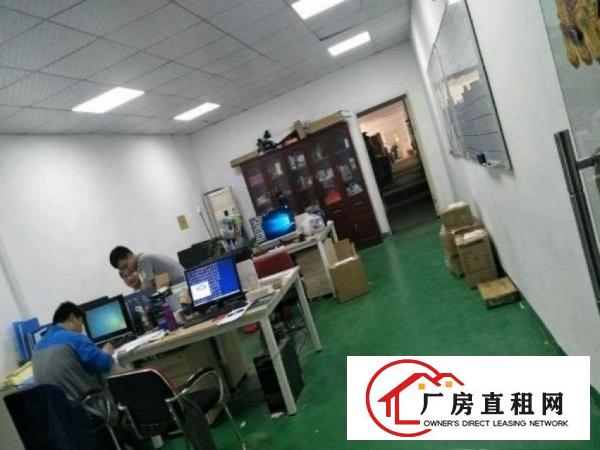 
		布吉建盈工业区个人厂房出租，二楼1300平方带装修
	