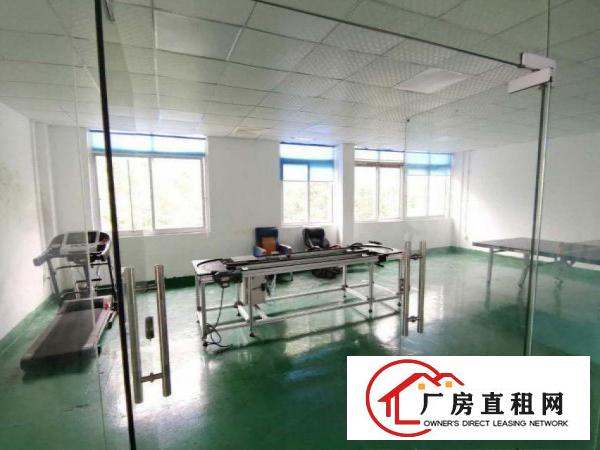 
		出租布吉丹立工业园三楼800平，精装修，价格优惠原房东
	