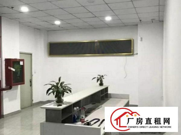 
		布吉吉华工业区楼上带豪华装修厂房1100平客货梯
	