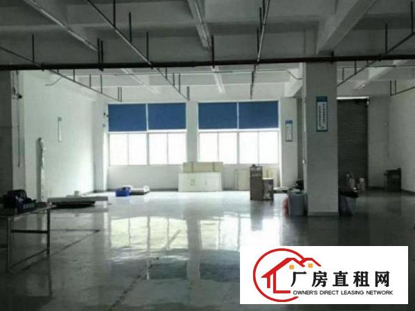 
		布吉吉华工业区楼上带豪华装修厂房1100平客货梯
	