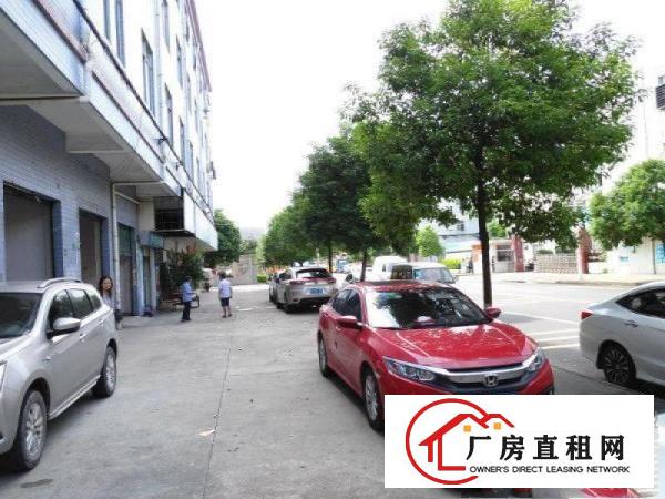 
		布吉松元头工业区出租标准厂房一楼150平方，原房东
	
