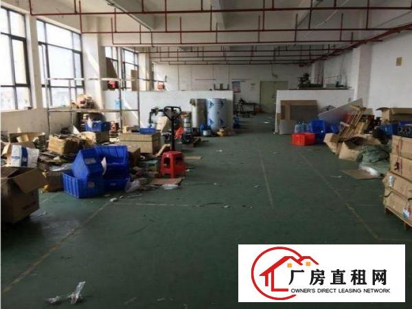 
		布吉一村工业区楼上带豪华精装修厂房，有办公室出租500平方
	