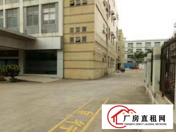 
		出租布吉长龙原房东厂房300平方米
	