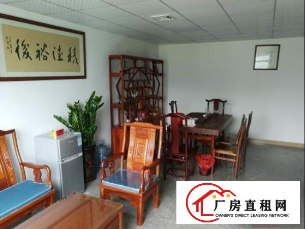 
		布龙路边上1300平方厂房实际面积无公摊带精装修
	