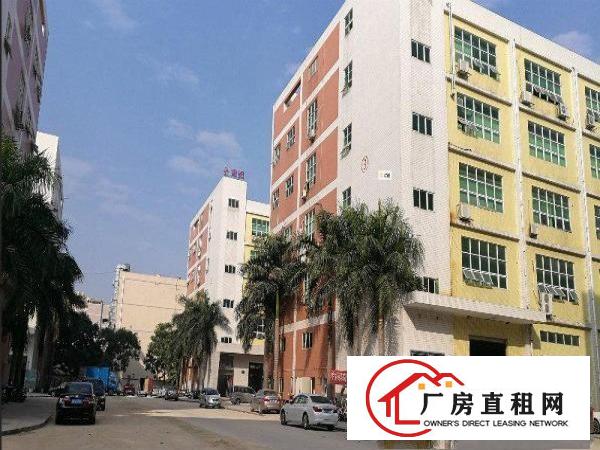 
		大芬高速口附近楼上1399平豪华装修厂房便宜招租
	