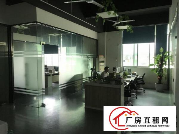 
		布吉丹竹头新出带精装修厂房带玻璃隔间
	