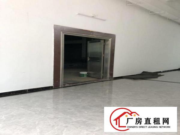 
		布吉李朗低价一楼出租2000平，卸货平台水电齐全，使用率8成
	
