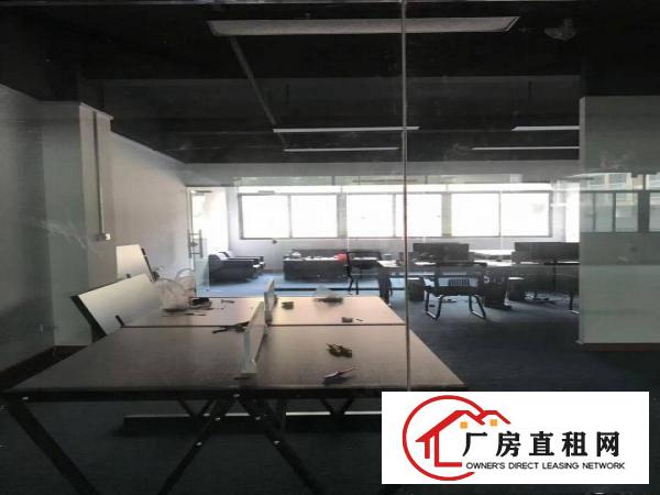 
		布吉沙湾一二楼厂房100平300平2400平出租
	