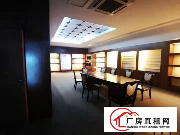 
		布吉新出楼上660平方带豪华装修厂房转租
	