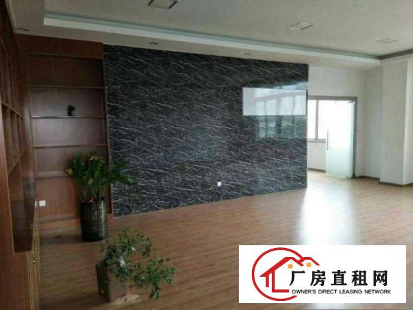 
		坪地汽车站附近750平米精装修厂房出租
	