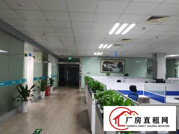 
		坪地CPD商业旺地，国际低碳城旁，自带免费停车场
	