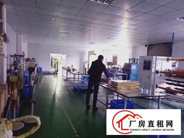 
		出租龙岗区坪地新出原房东3楼带精装修办公室厂房带2吨电梯
	