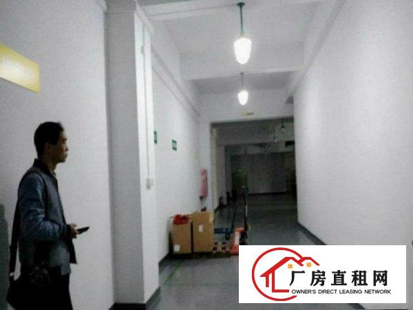 
		坪地精装修四楼600平方厂房整租
	