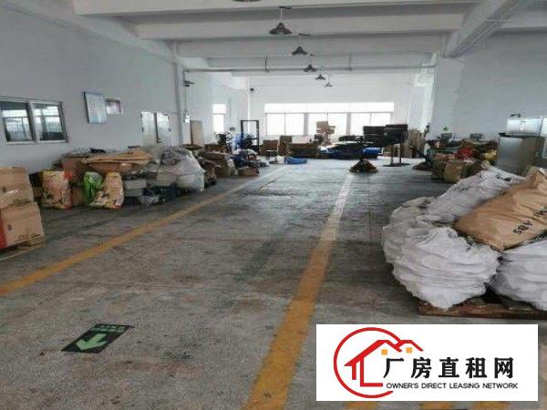 
		现成豪华装修办公室！空地超大！坪地一楼760平红本
	