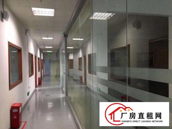 
		现成装修！坪地富地岗新出楼上800平，证件齐全
	