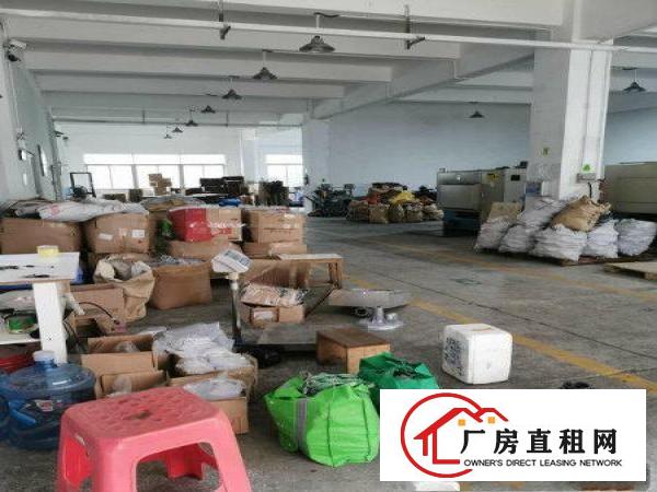 
		现成豪华装修办公室！空地超大！坪地一楼750平红本厂房招租！
	