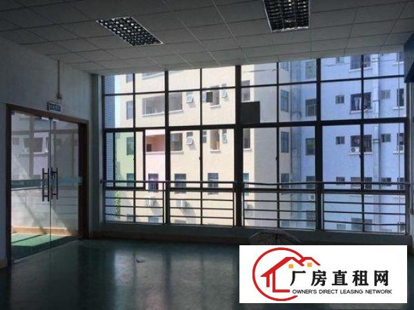 
		龙岗区坪地楼上带装修厂房出租1200平米
	