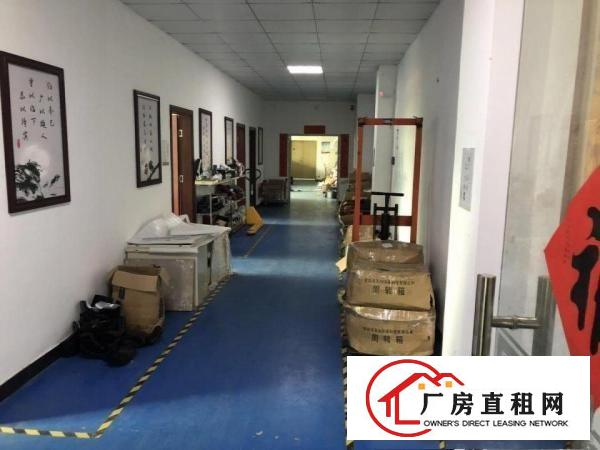 
		坪地原房东独栋厂房二楼330平方出租，带现成装修
	