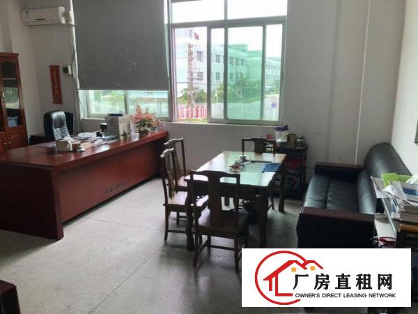 
		坪地原房东独栋厂房二楼330平方出租，带现成装修
	