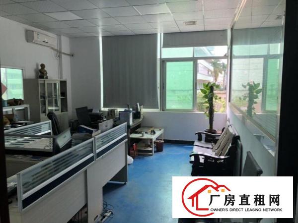 
		坪地原房东独栋厂房二楼330平方出租，带现成装修
	