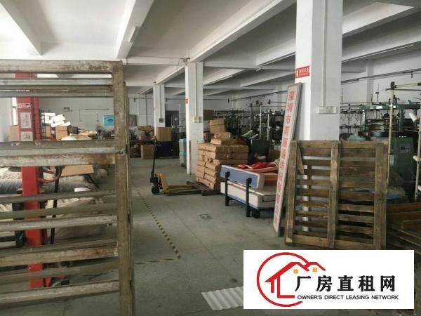 
		原房东直租500平方出租在坪地中心地段
	
