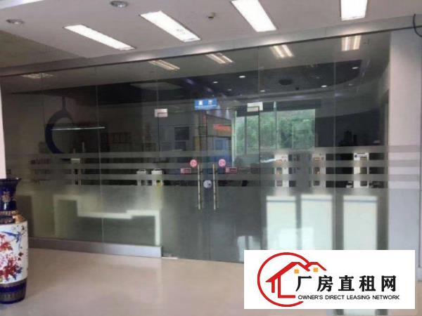 
		坪地坪西新出楼上一层800平无公摊实际面积出租带装修
	