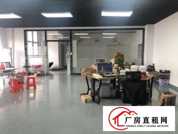
		窝肚工业区原房东厂房出租.三四楼各800平实量
	