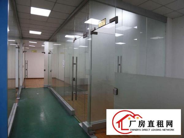 
		出租龙岗区坂田正规工业园188平方，可用于厂房/仓储/办公
	