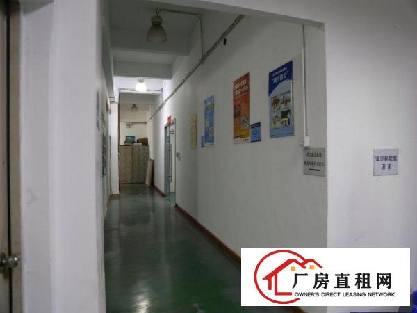 
		出租龙岗区坂田正规工业园188平方，可用于厂房/仓储/办公
	