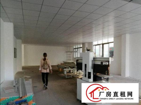 
		龙岗区坂田大丹工业园小独院580平方带装修厂房出租
	