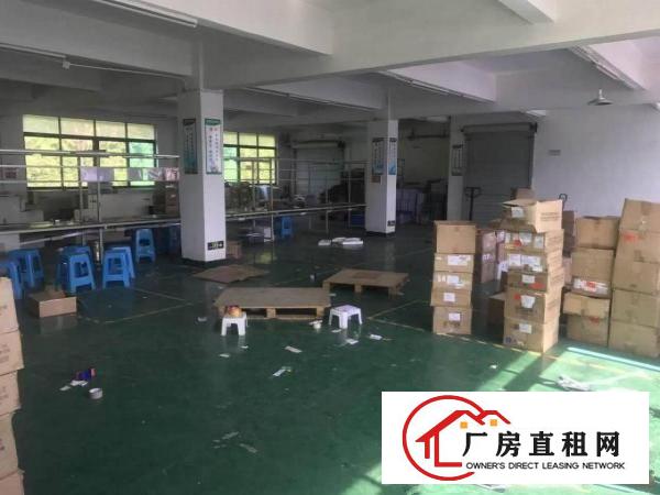 
		招租坂田德众工业园标准厂房3楼500平，精装修，现成办公室
	