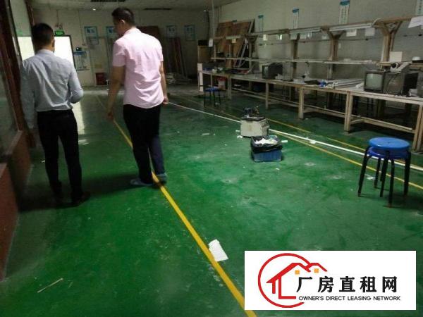 
		带装精装修，龙岗区坂田楼上一整层1400平方厂房出租
	