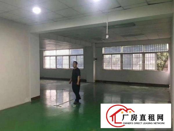 
		无转让费，龙岗区坂田龙壁工业区550平方带装修楼上厂房出租
	