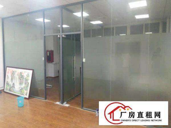 
		杨美地铁口附近新出一楼775平精装修厂房出租
	