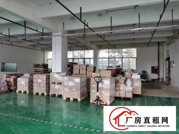 
		坂田大型园区带卸货平台一楼750平标准厂房出租
	