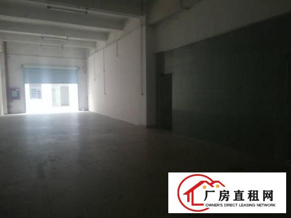 
		地铁口一楼168平250平420平至2000平出租
	