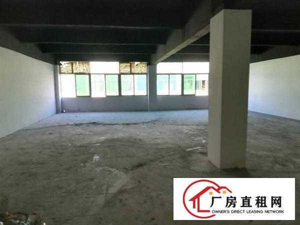 
		地铁口一楼168平250平420平至2000平出租
	