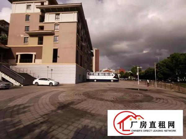 
		房东直租！临路边厂房适用汽车4S店，展厅，教育培训场地招租
	