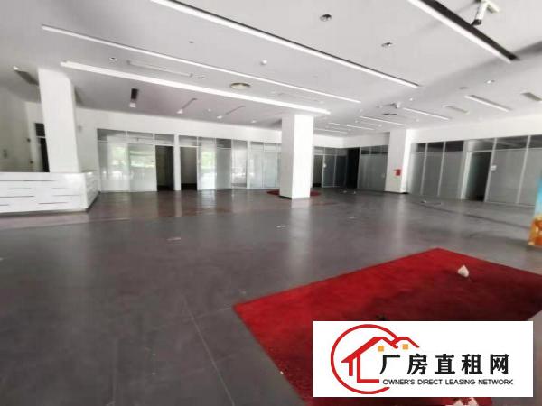 
		房东直租！临路边厂房适用汽车4S店，展厅，教育培训场地招租
	