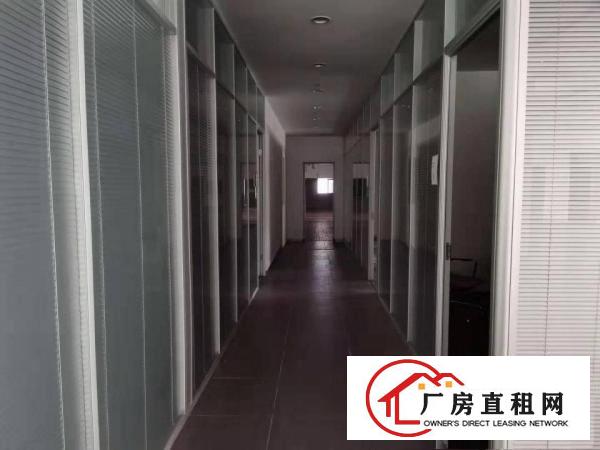 
		房东直租！临路边厂房适用汽车4S店，展厅，教育培训场地招租
	
