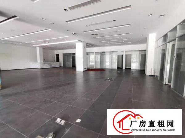 
		房东直租！临路边厂房适用汽车4S店，展厅，教育培训场地招租
	